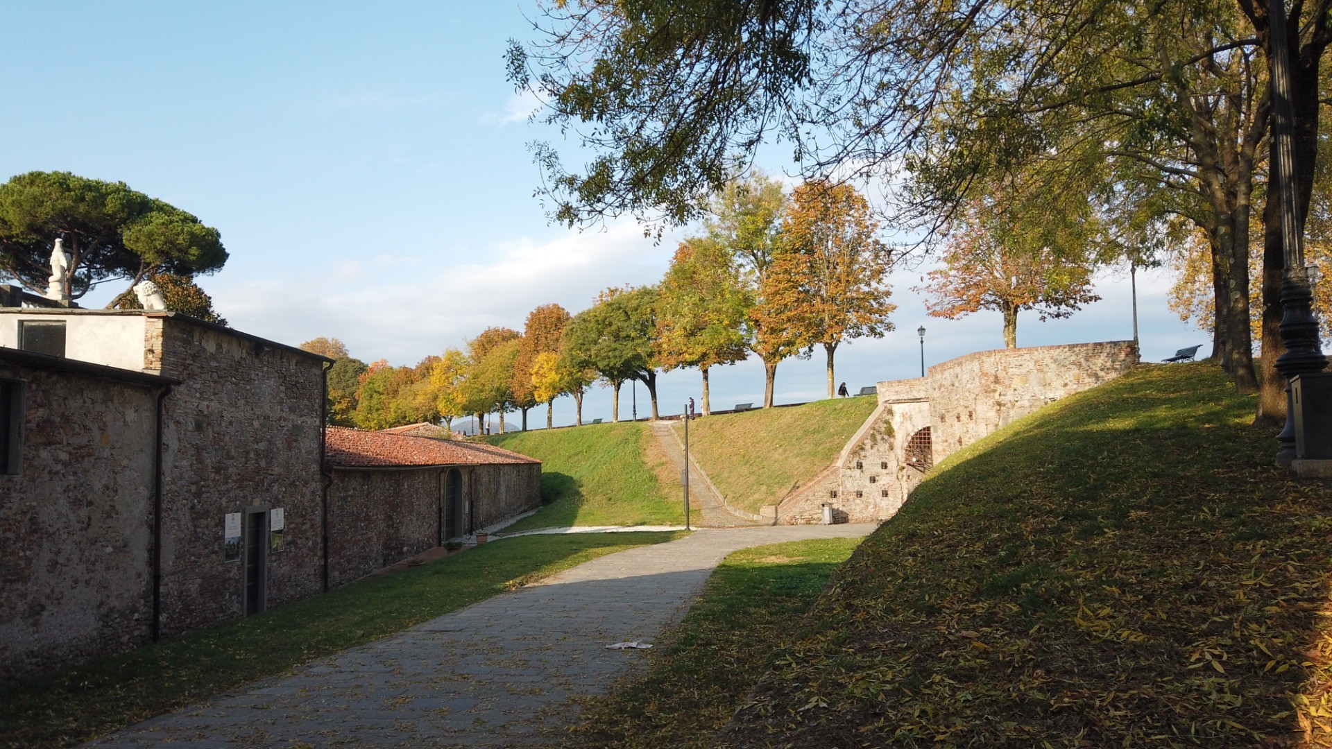 Mura di Lucca da Palazzo Pfanner